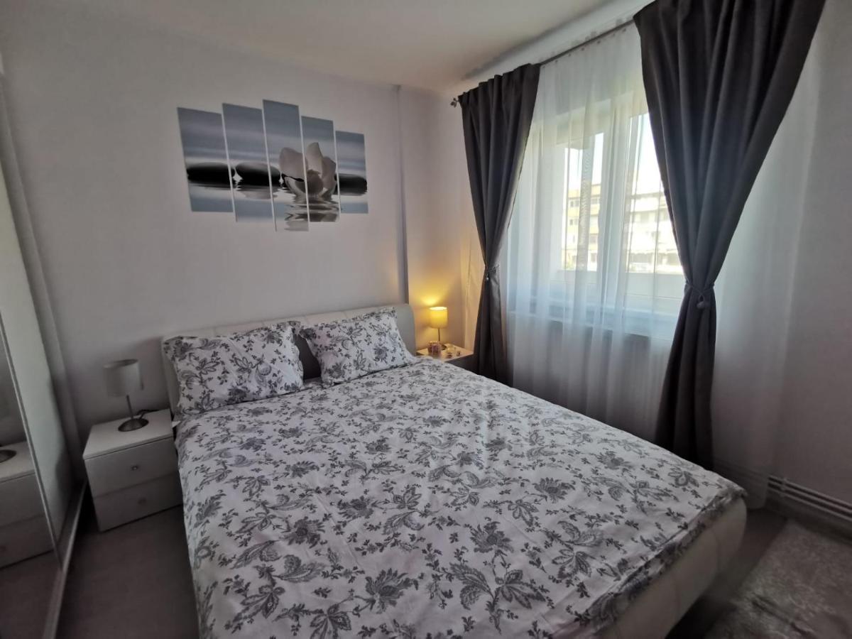 Apartament Regim Hotelier Дева Екстер'єр фото
