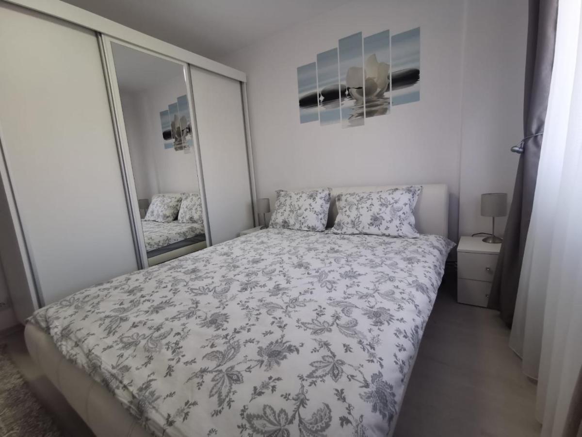 Apartament Regim Hotelier Дева Екстер'єр фото